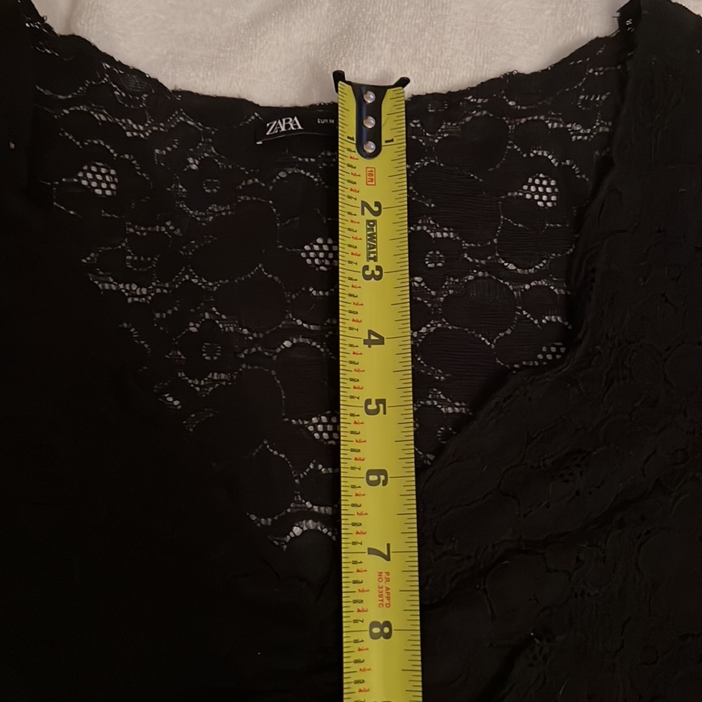 Zara black laced V-neck top with 3 quarter sleeves in size M. - Picture 10 of 11